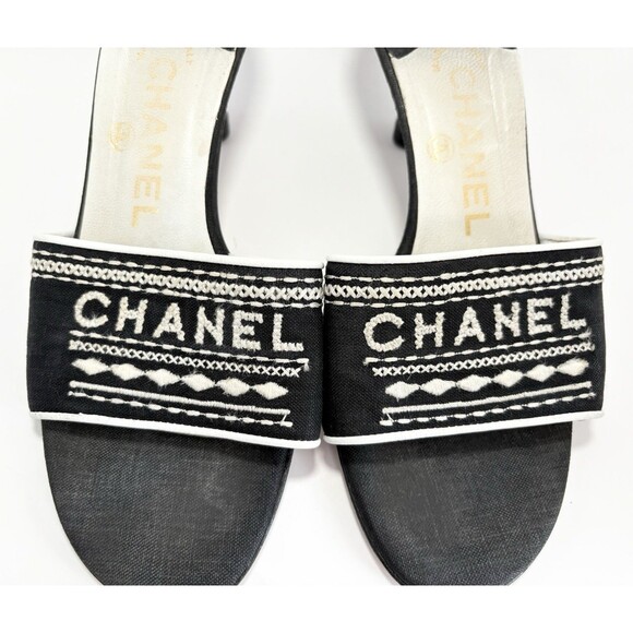 Chanel Kitten Heels Black Canvas w/ White Embroidery Vintage Y2K Sz EU 35.5 - Picture 7 of 14